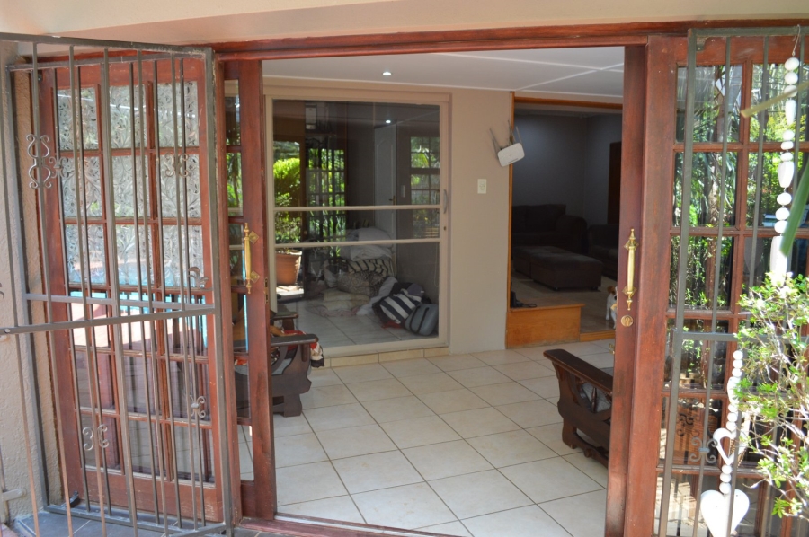 8 Bedroom Property for Sale in Flamwood North West